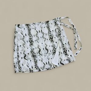 C'isa Snake Print Partial Wrap Skirt with tie Size Large